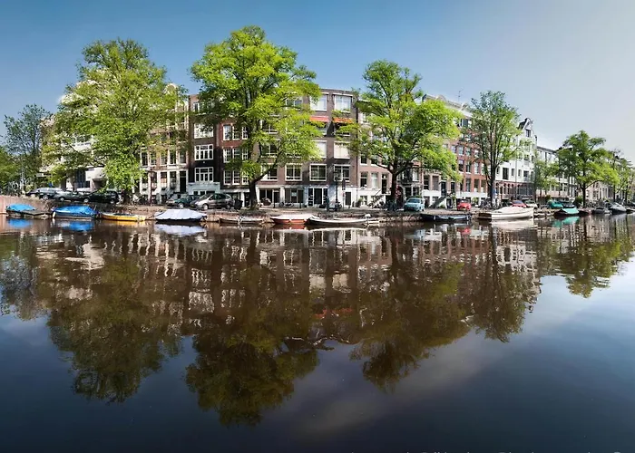 Houseboat On The Nieuwe Keizersgracht
